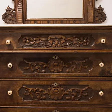 Niochori Heritage: The Pianist * עיר רודוס